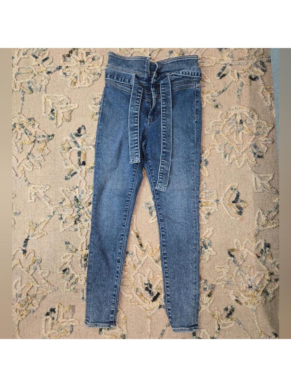 Express Ultra High Rise Skinny Jean